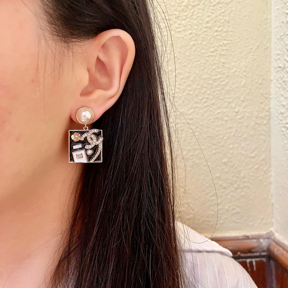 Martin Graham earrings in polished metal-tone – detail view