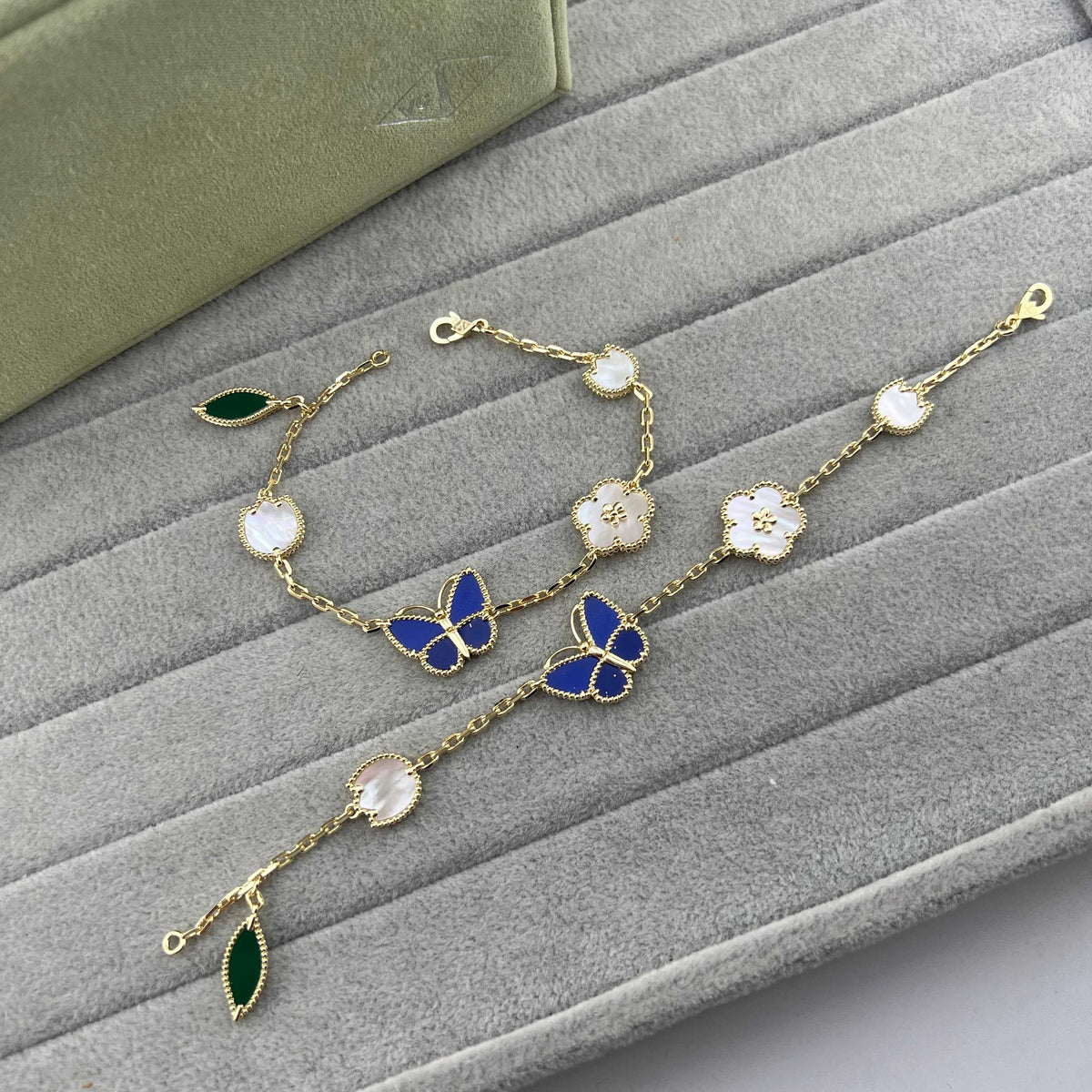 Martin Graham bracelet in polished metal-tone – side detail