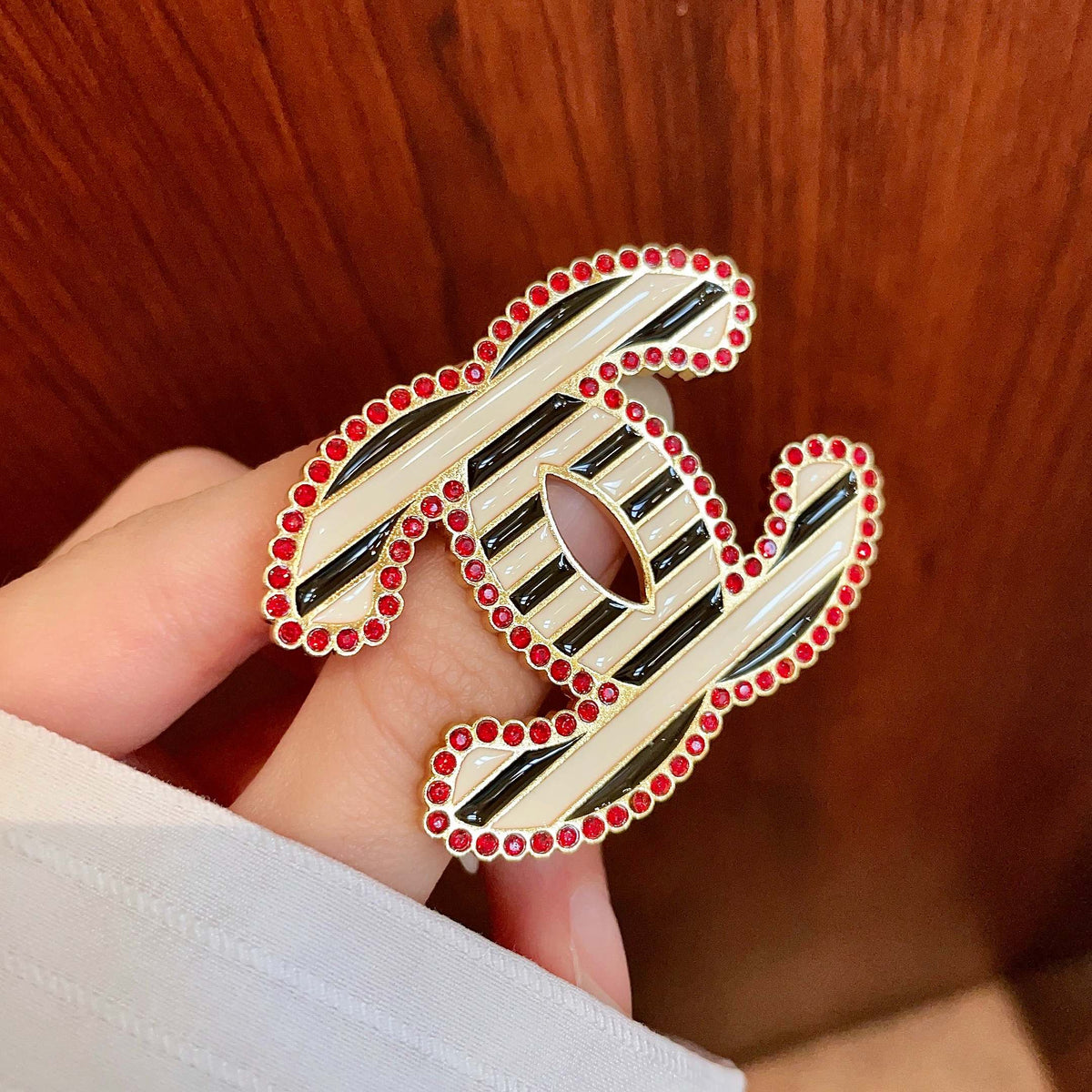 Martin Graham brooch in polished metal-tone – detail view