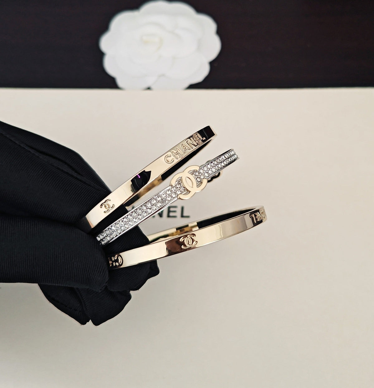 Martin Graham bangle in polished metal-tone – front product view