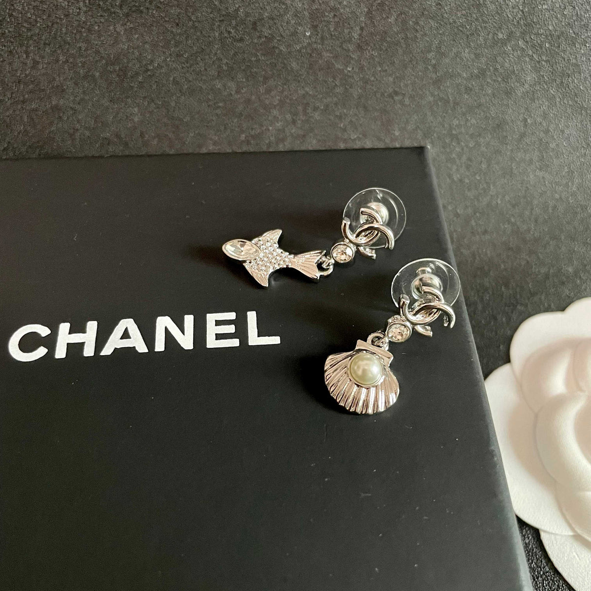 Martin Graham earrings in polished metal-tone – detail view