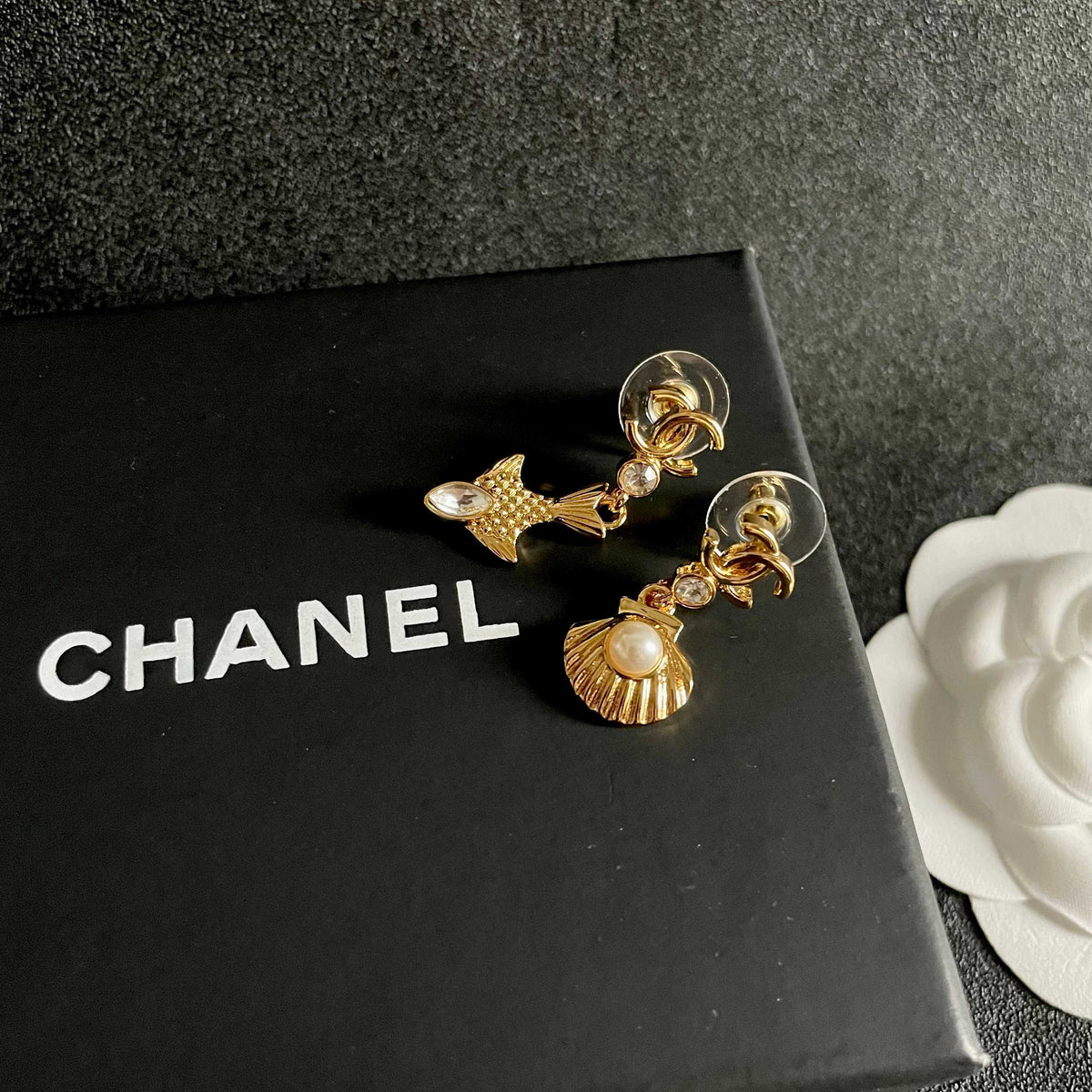 Martin Graham earrings in polished metal-tone – detail view