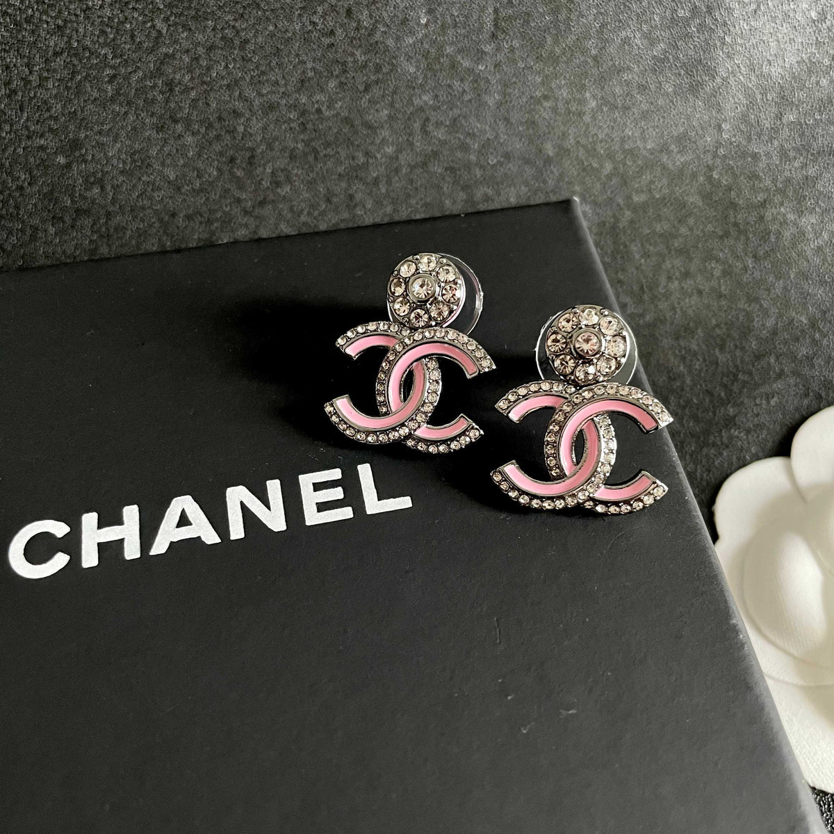 Martin Graham earrings in polished metal-tone – detail view