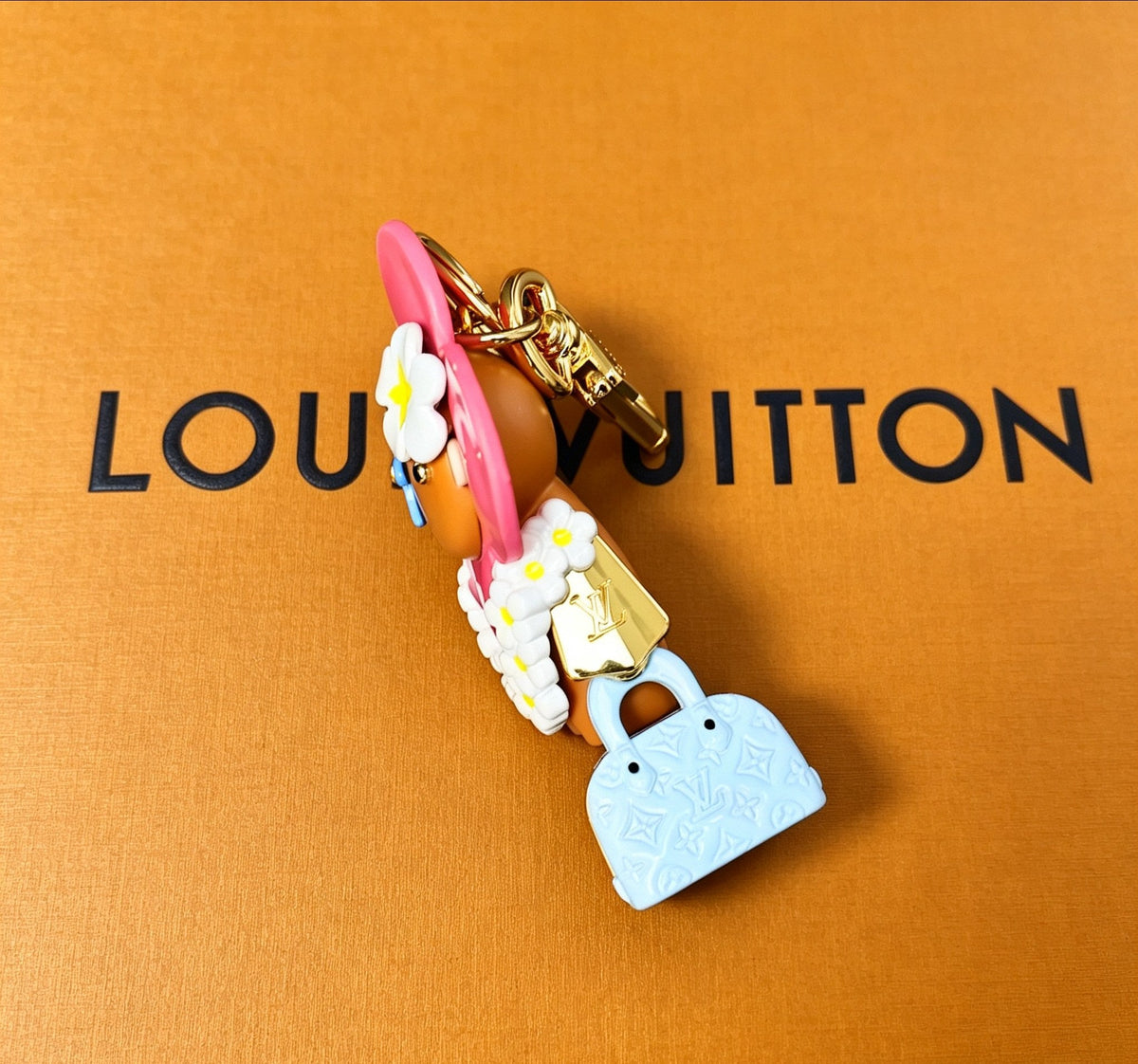 Martin Graham fashion accessory in polished metal-tone – close-up detail