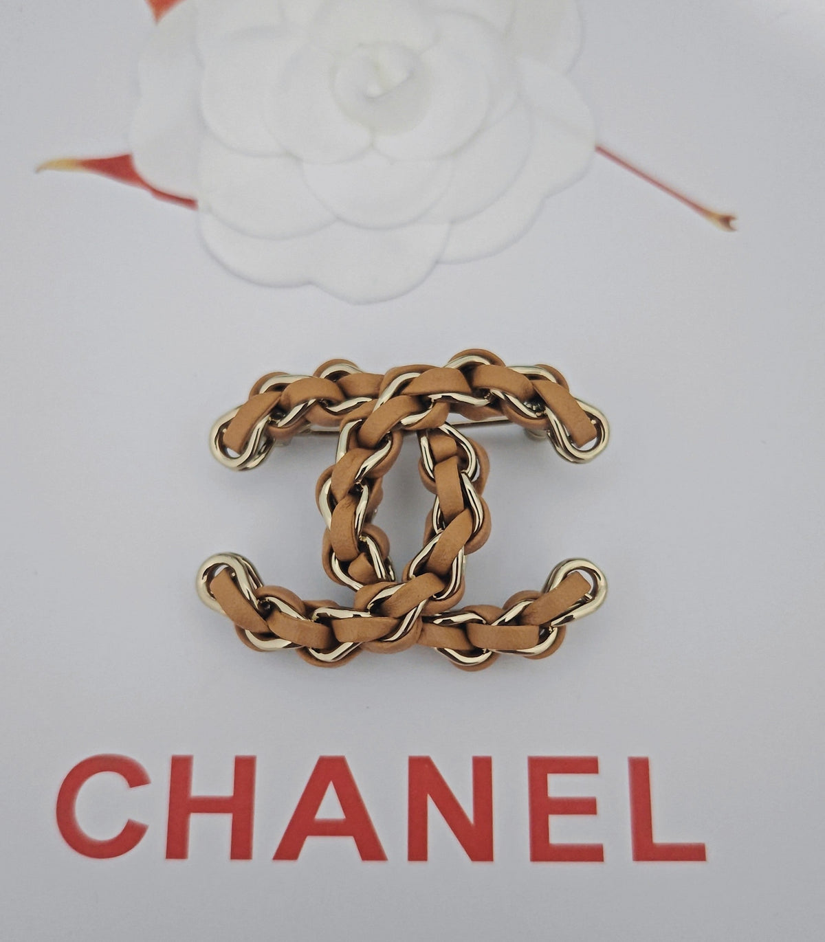 Martin Graham brooch in polished metal-tone – side detail