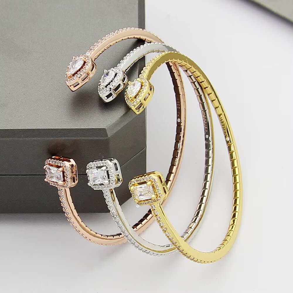 Martin Graham bangle in polished metal-tone – detail view