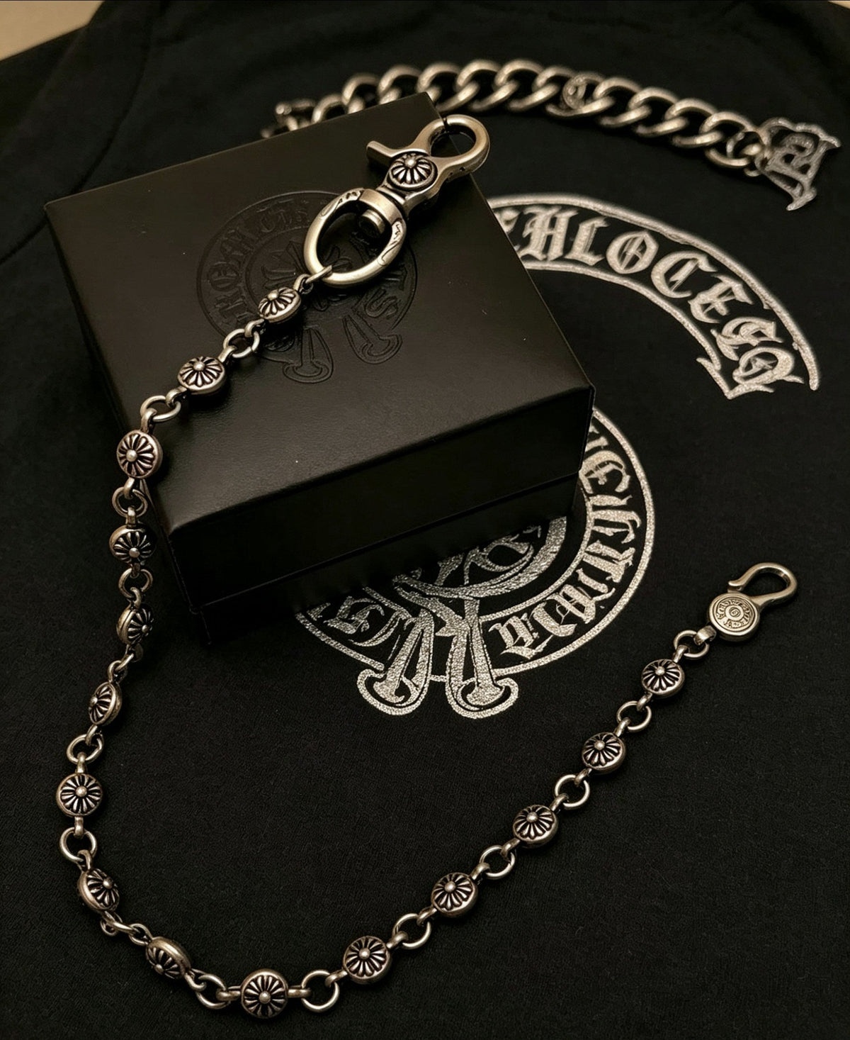 Martin Graham pendant necklace in polished metal-tone – detail view