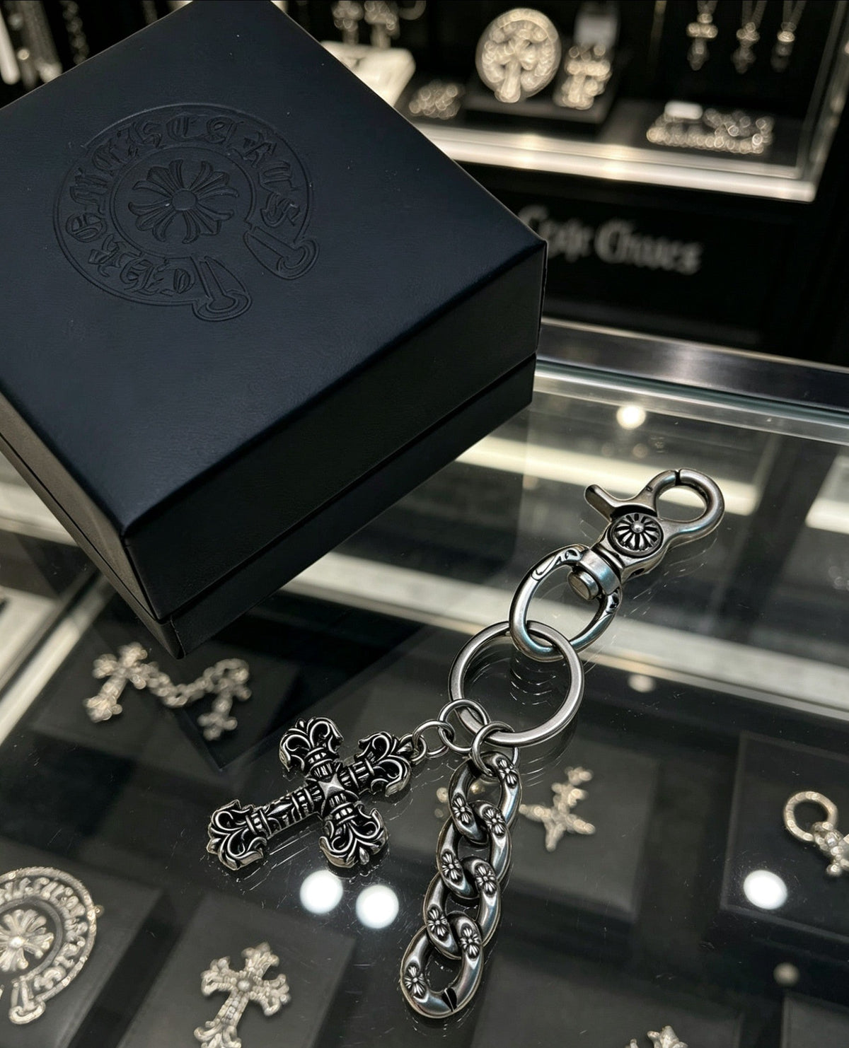 Martin Graham chain accessory in polished metal-tone – detail view