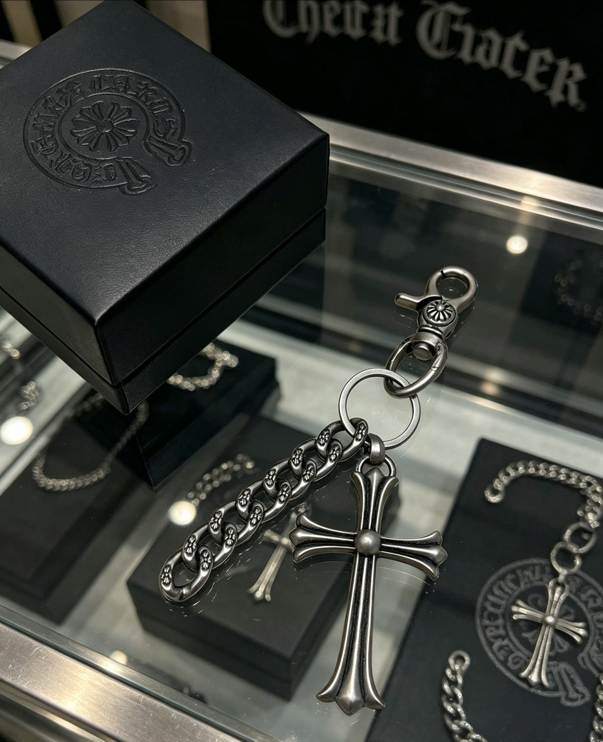 Martin Graham chain accessory in polished metal-tone – detail view