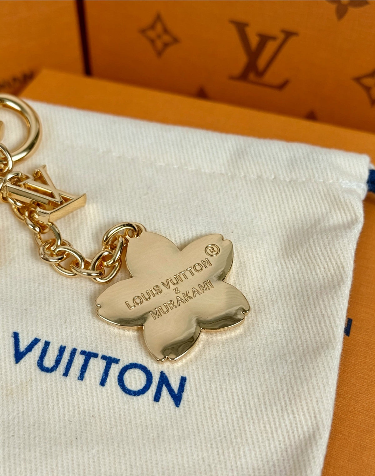 Martin Graham keychain in polished metal-tone – close-up detail