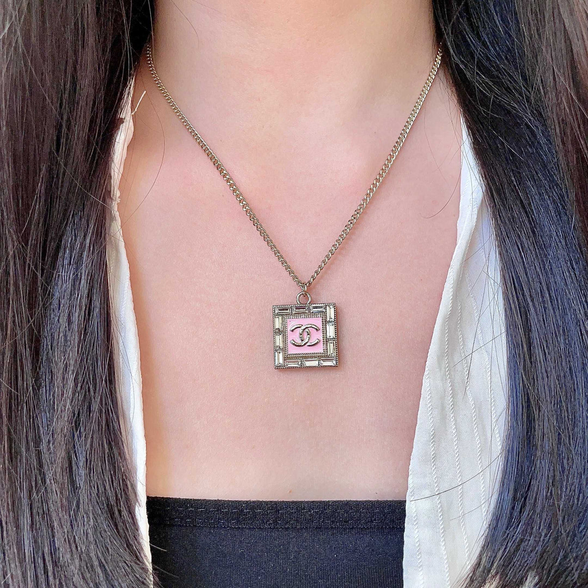 Martin Graham pendant necklace in polished metal-tone – detail view