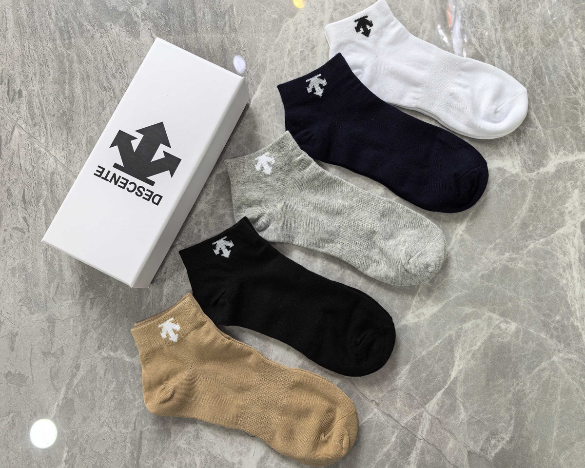 Descente Cotton Visible Colour, Cuff And Emblem Details No-Show Socks - 5-Pair Set