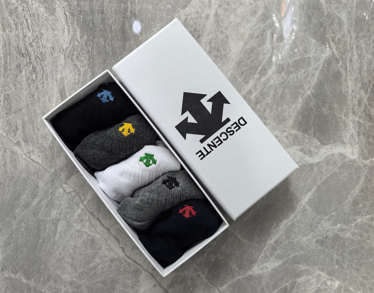 Descente Cotton Visible Branded Cuff Or Emblem Details No-Show Socks - 5-Pair Set
