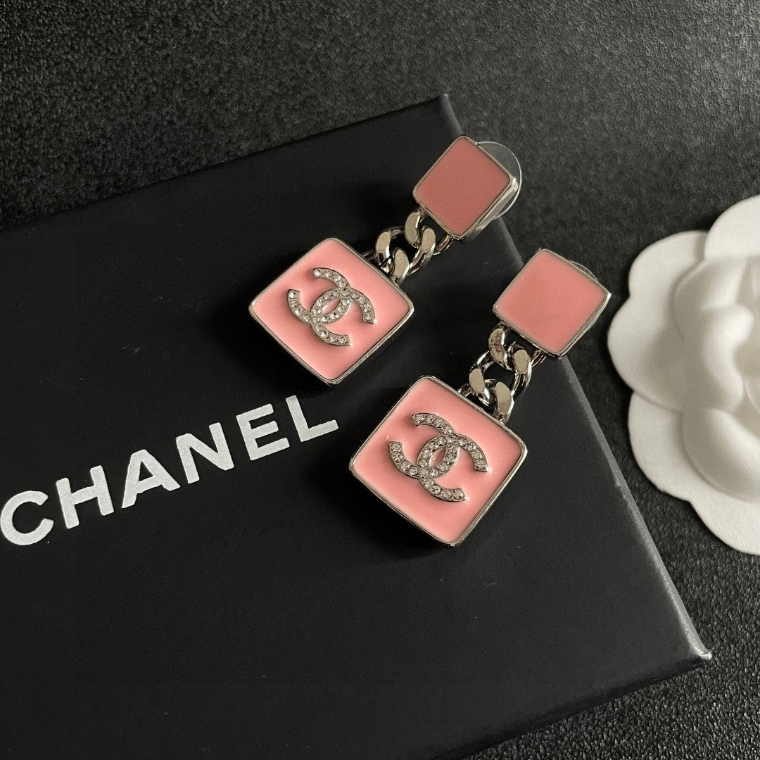 Martin Graham earrings in polished metal-tone – detail view