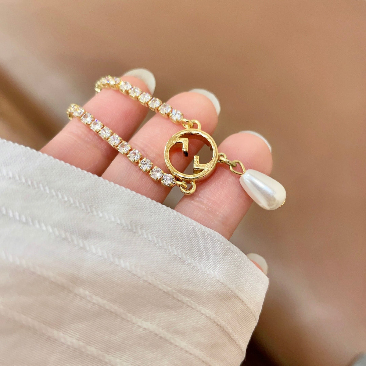 Martin Graham bracelet in polished metal-tone – detail view