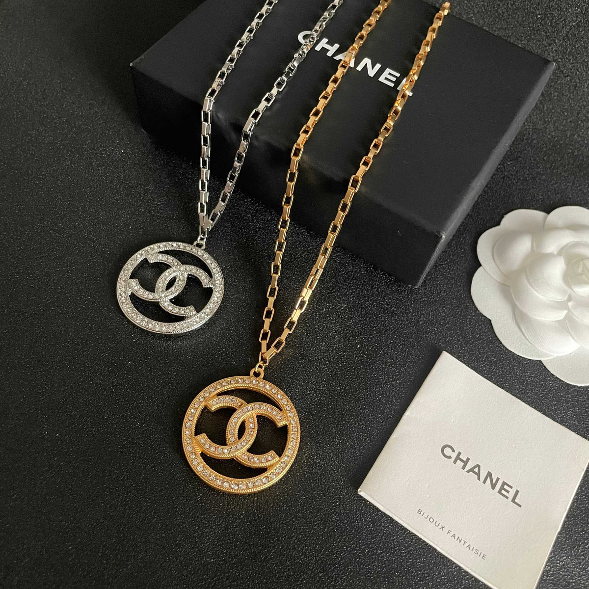 Martin Graham pendant necklace in polished metal-tone – side detail