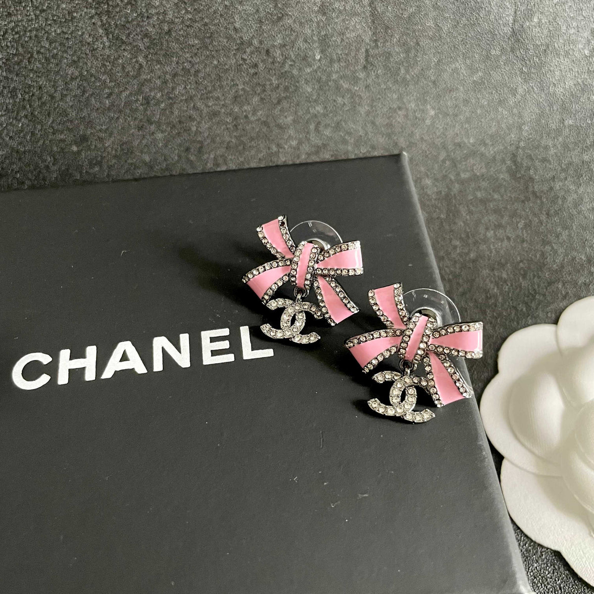 Martin Graham earrings in polished metal-tone – detail view