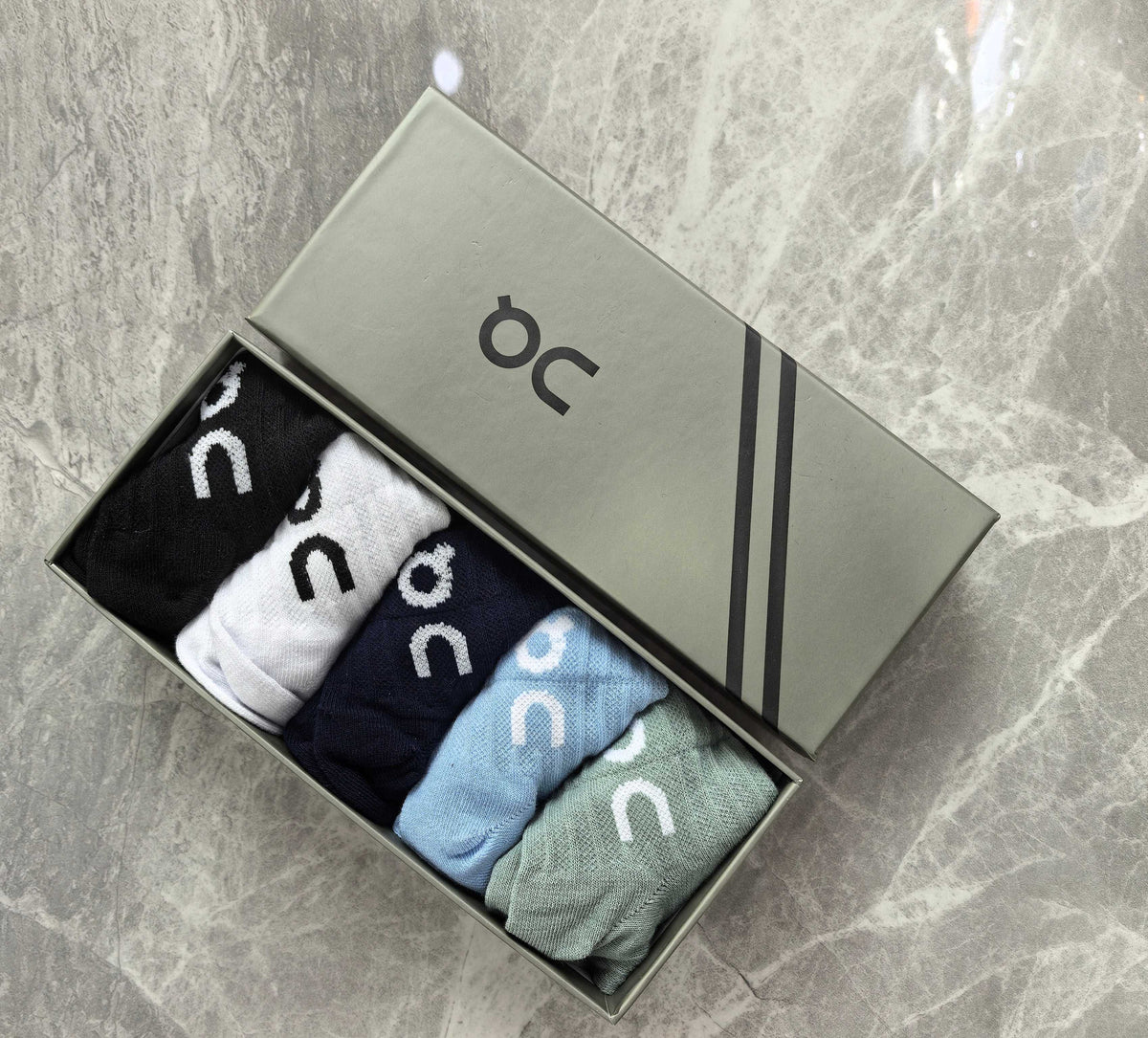 On Visible Branded Cuff Or Emblem Details No-Show Socks - 5-Pair Set