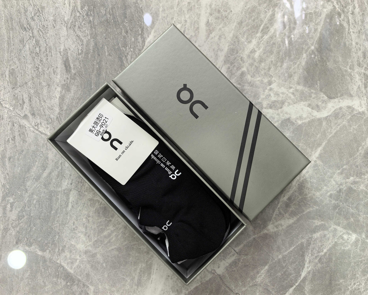 On Cotton Visible Branded Cuff Or Emblem Details No-Show Socks - 5-Pair Set