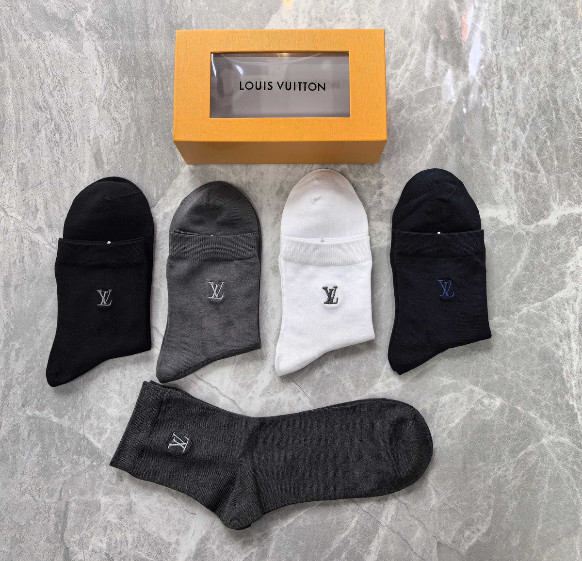 Louis Vuitton Modal Contrast Initial Details Crew Socks - 5-Pair Set