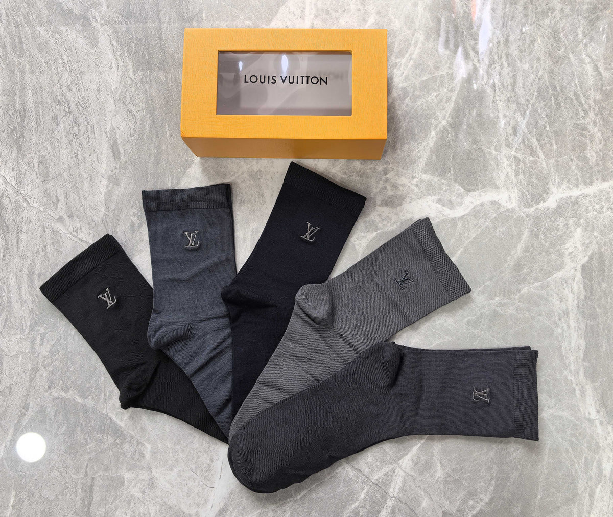Louis Vuitton Modal Contrast Initial Details Crew Socks - 5-Pair Set