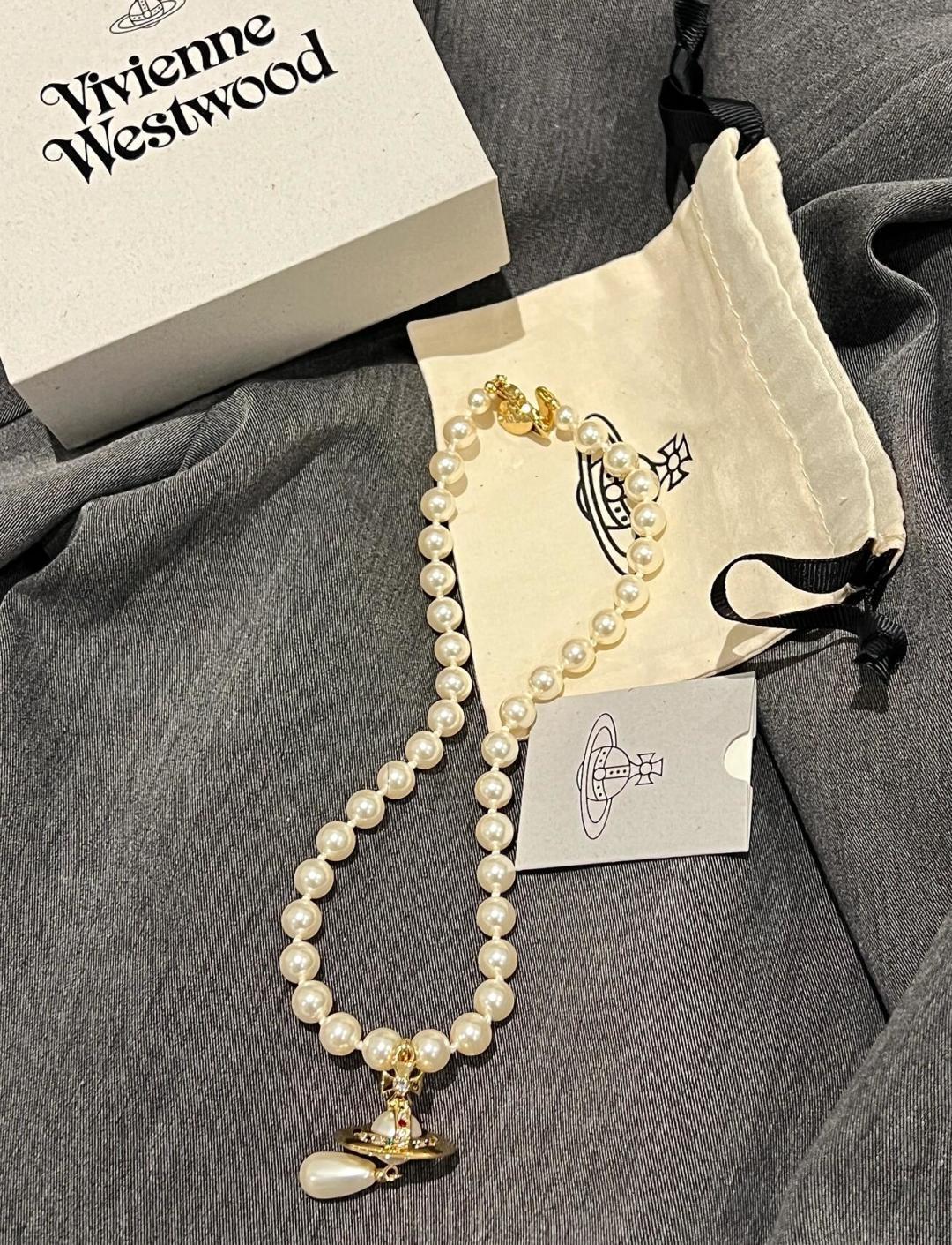 Martin Graham pendant necklace in polished metal-tone – front product view