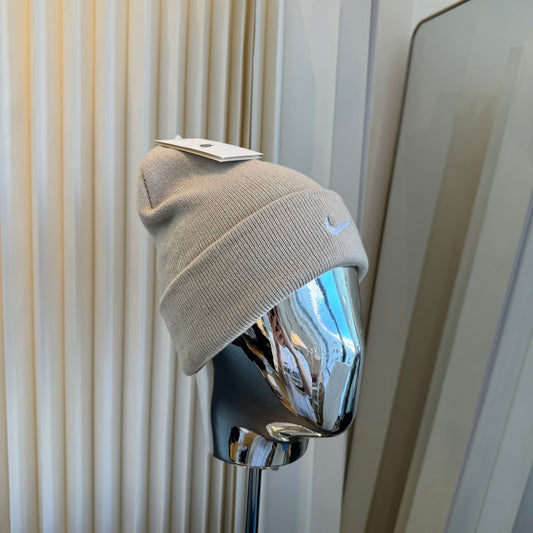 Beanie - image 1