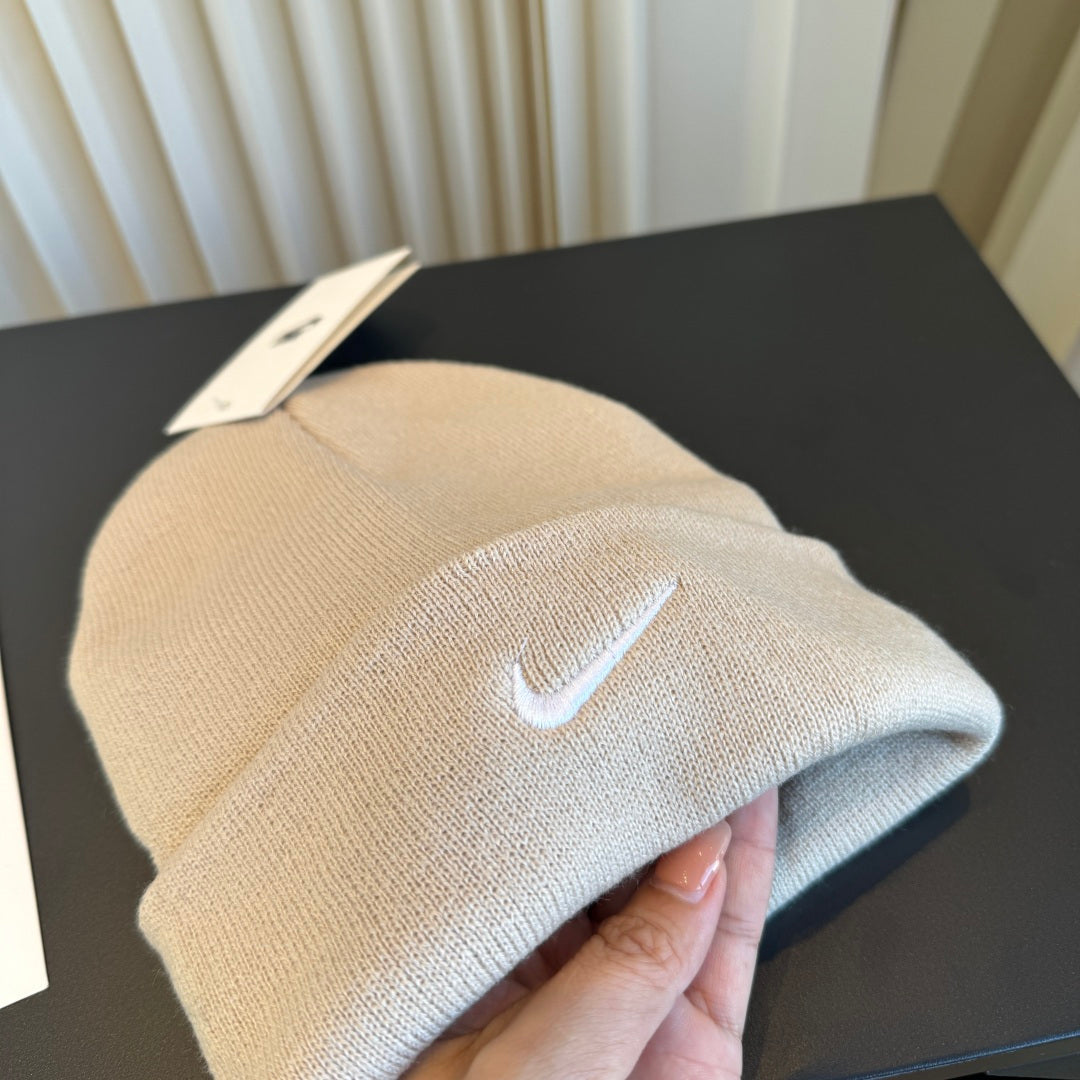 Beanie - image 5