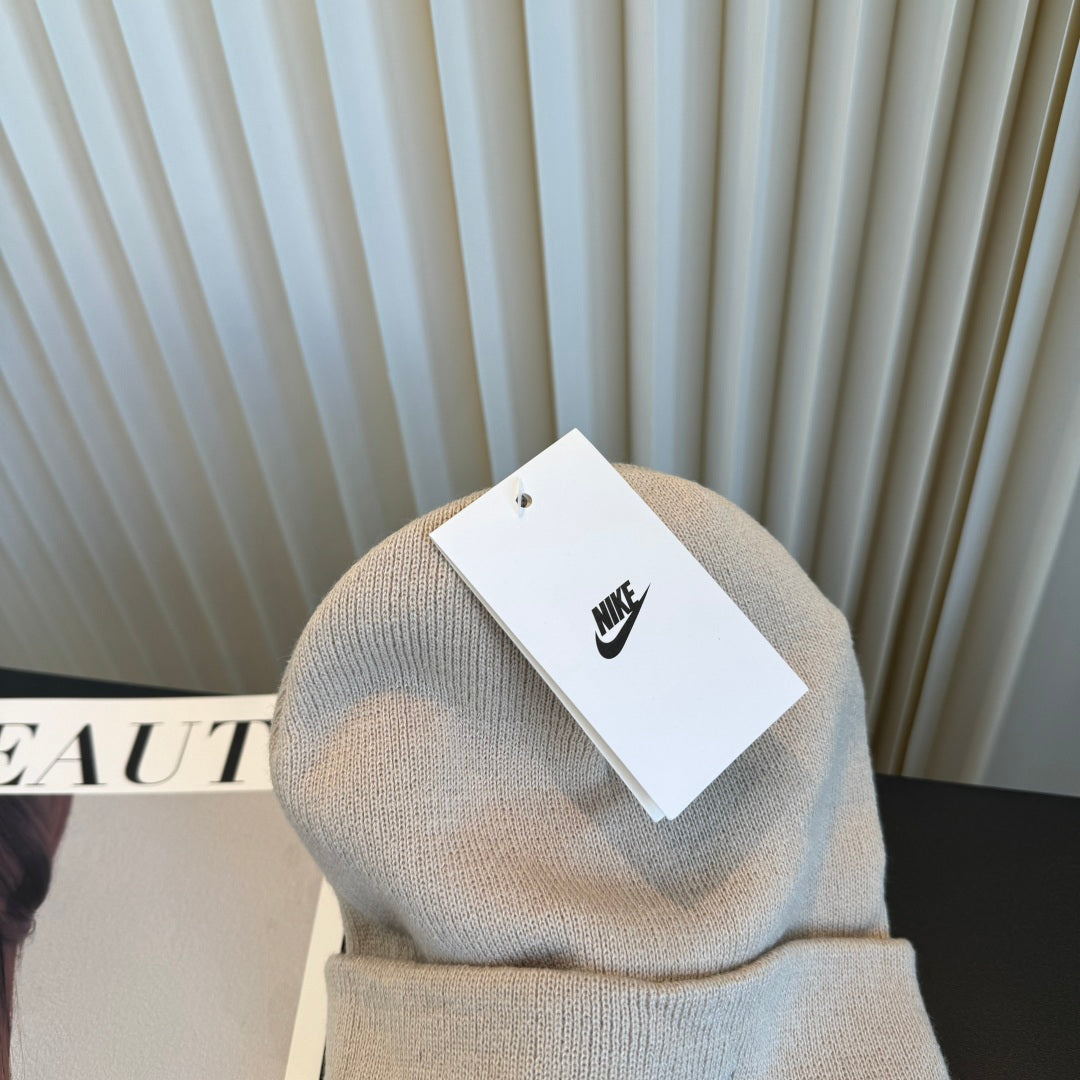 Beanie - image 8