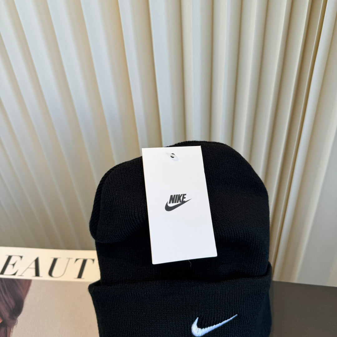 Beanie - image 6