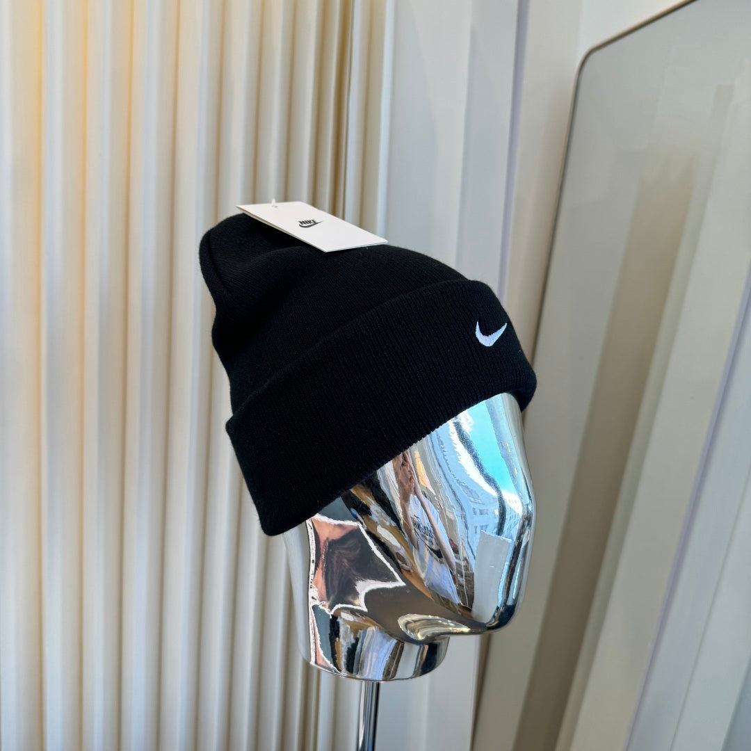 Beanie - image 1