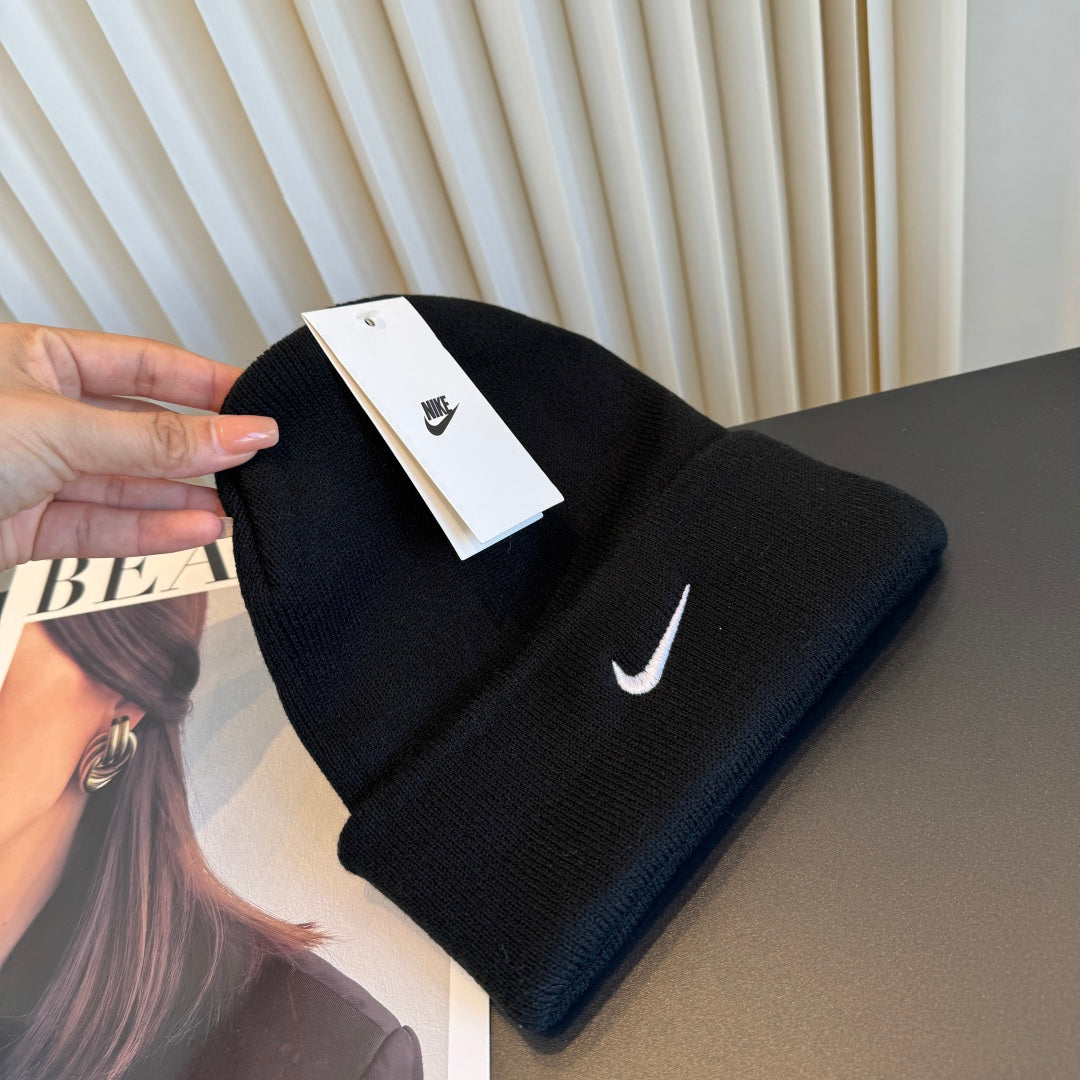 Beanie - image 8