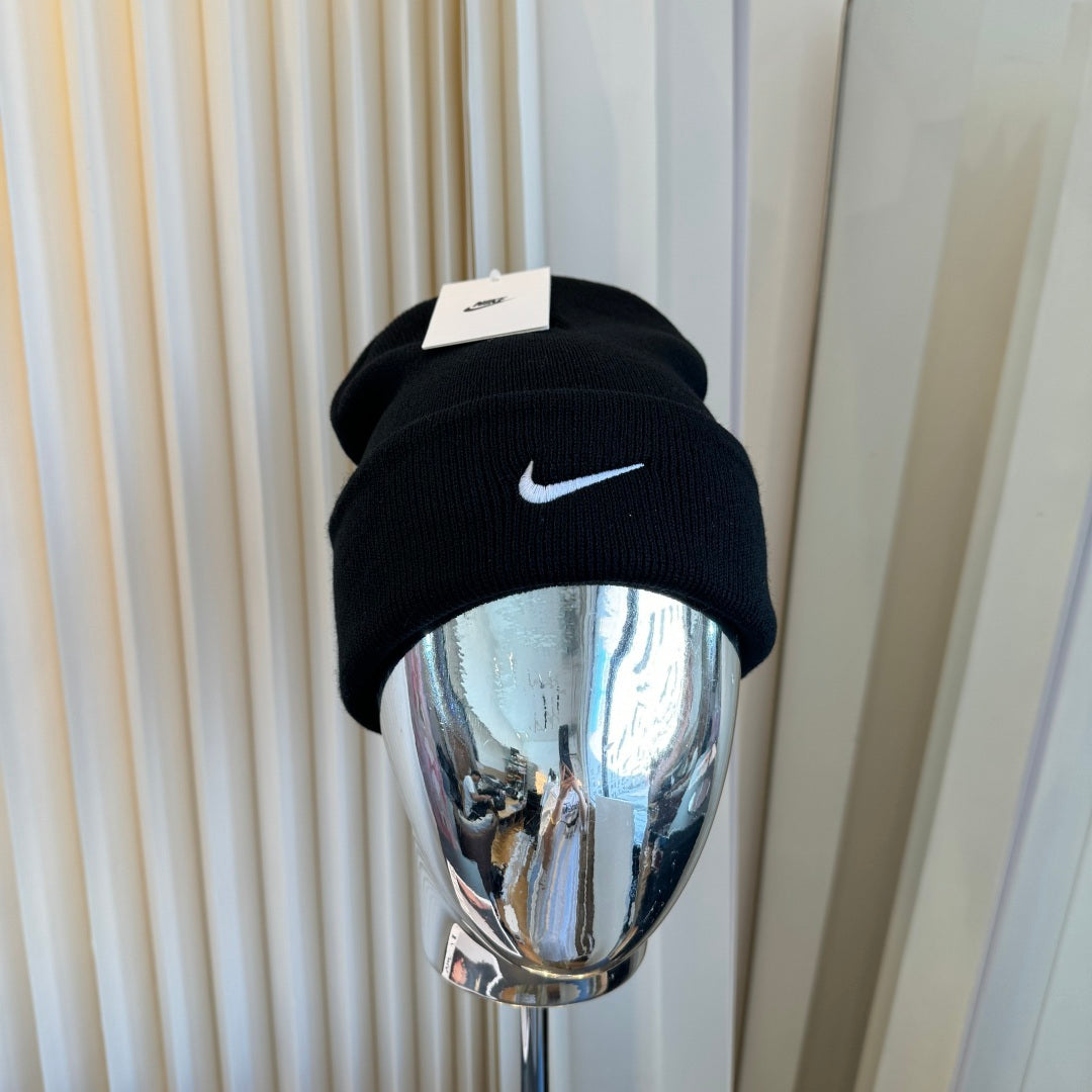 Beanie - image 2