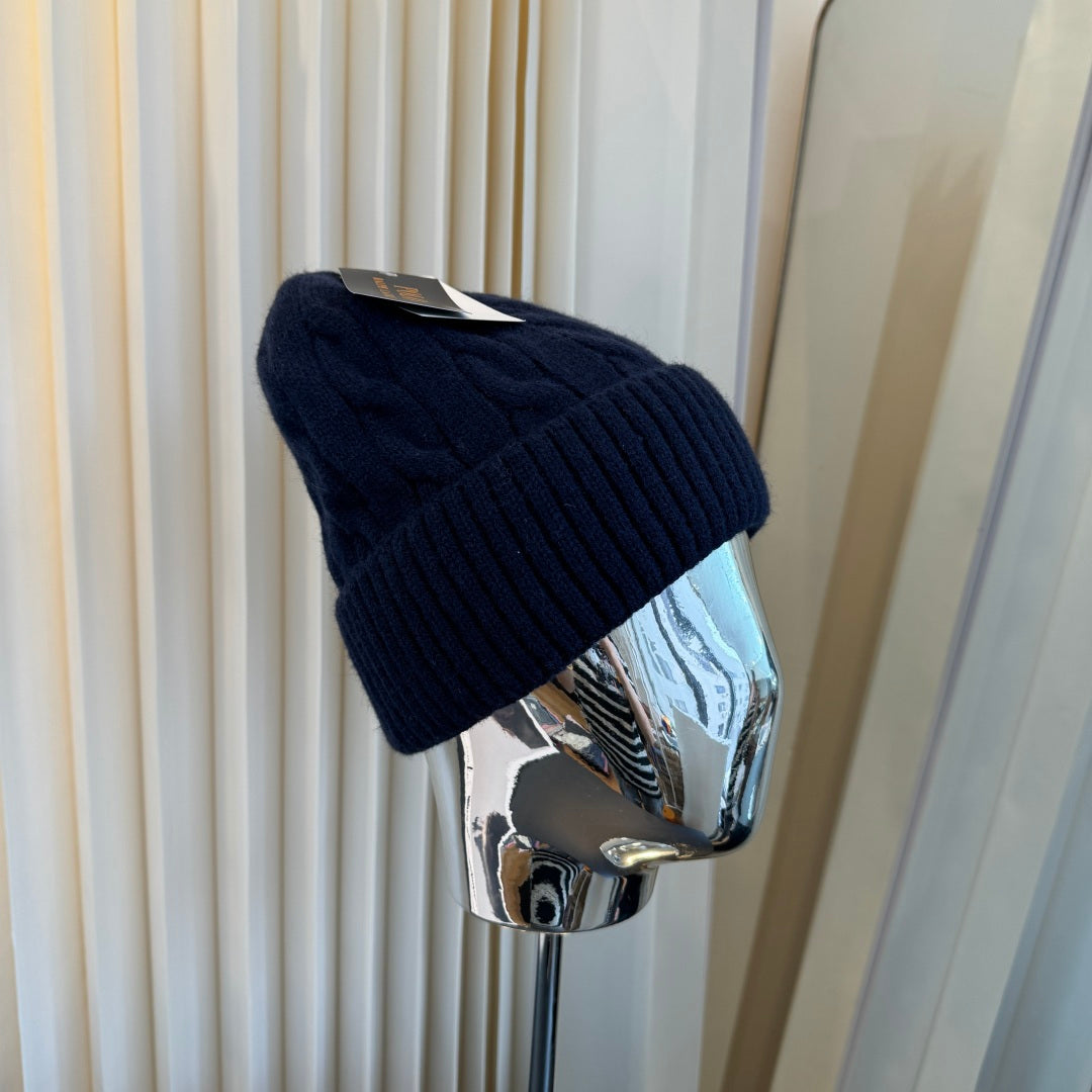 Beanie - image 1