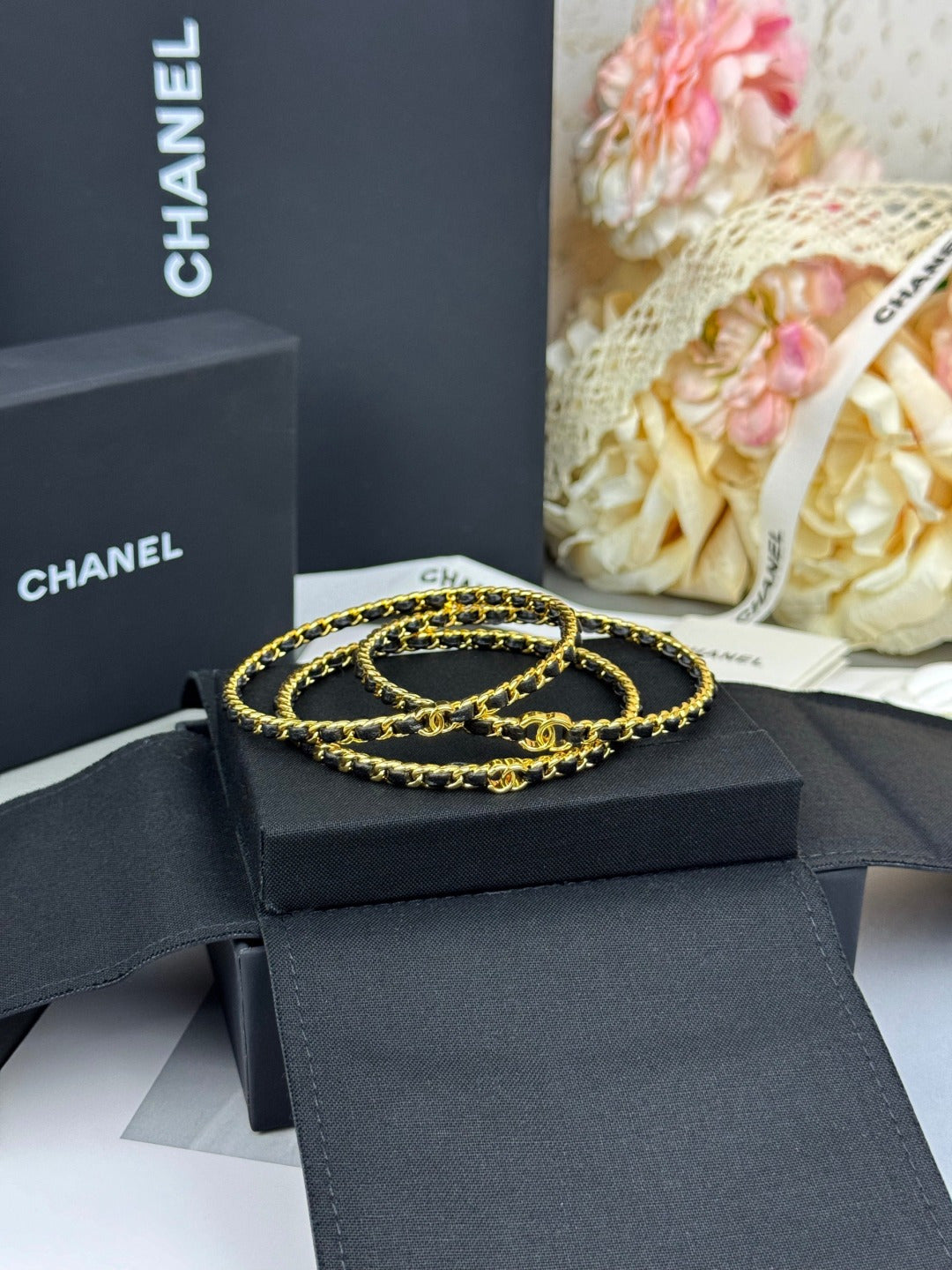 Martin Graham Signature bangle in polished metal-tone – close-up detail