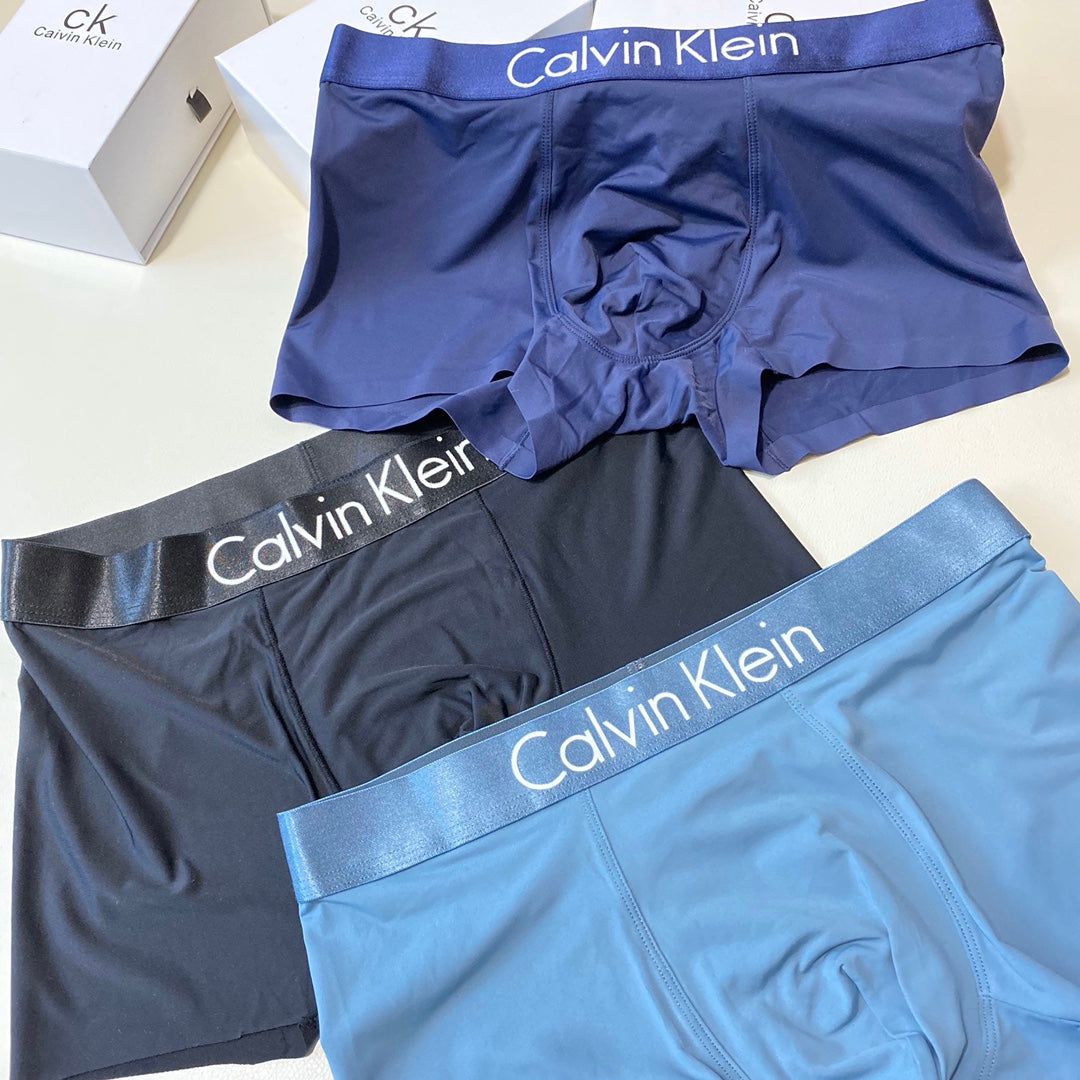 Calvin Klein Visible Waistband, Colour And Emblem Details Men's Boxer Briefs - 3-Piece Box