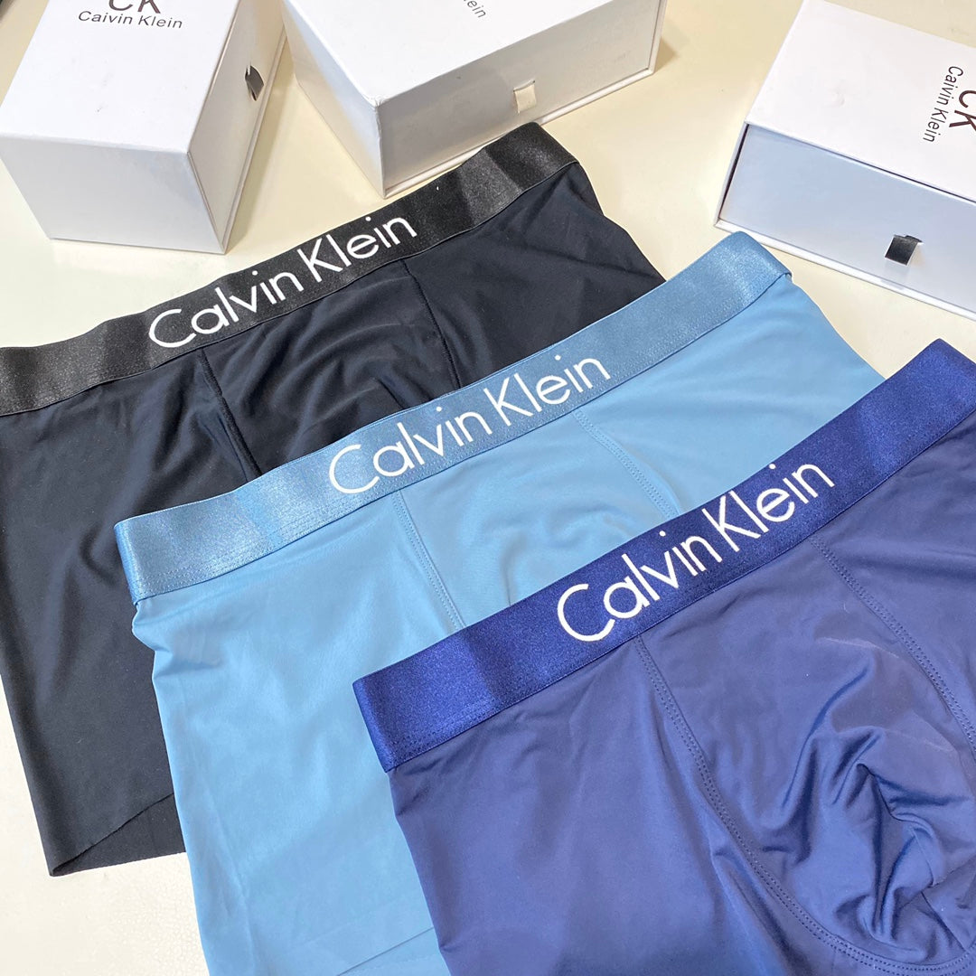 Calvin Klein Visible Waistband, Colour And Emblem Details Men's Boxer Briefs - 3-Piece Box