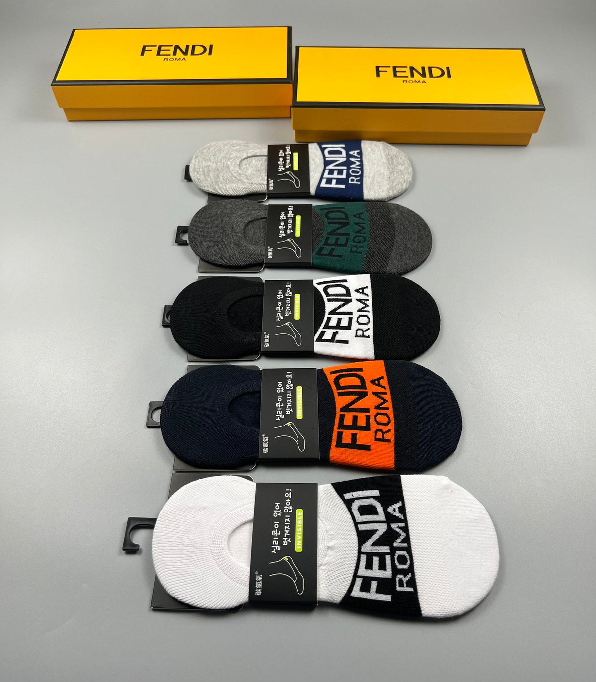 Fendi Bold Wordmark Details No-Show Socks