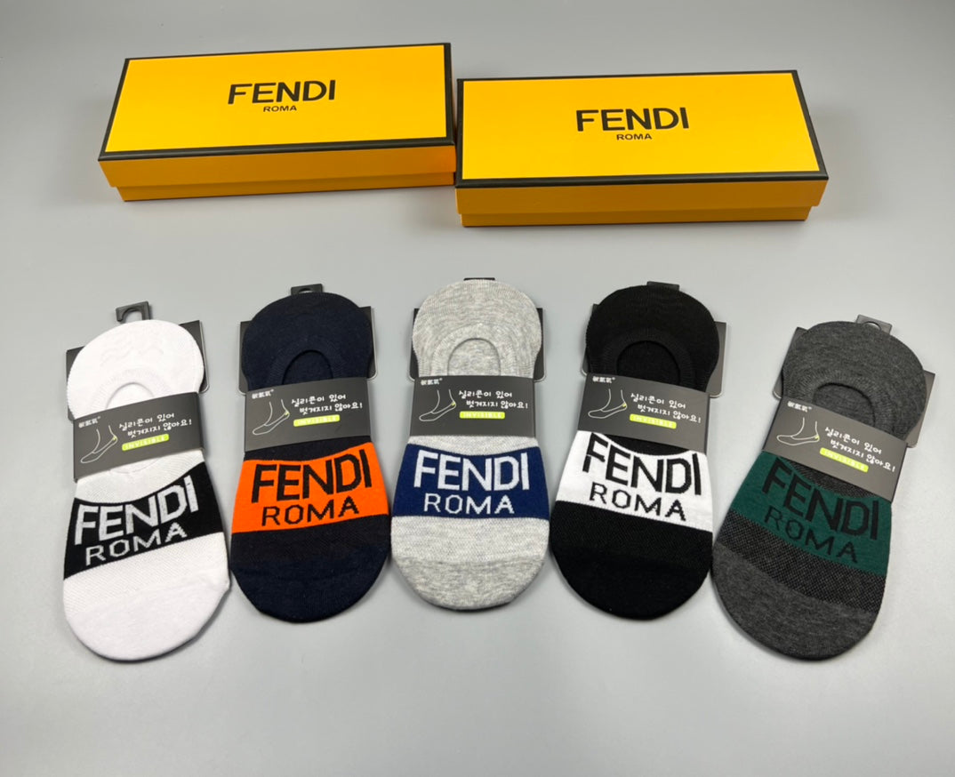 Fendi Bold Wordmark Details No-Show Socks