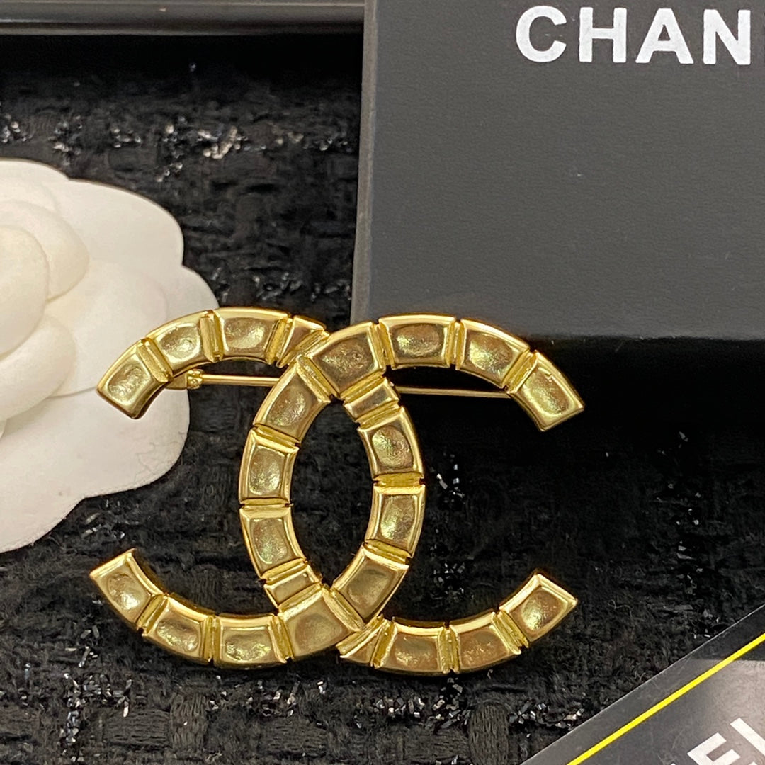 Martin Graham brooch in polished metal-tone – main product view