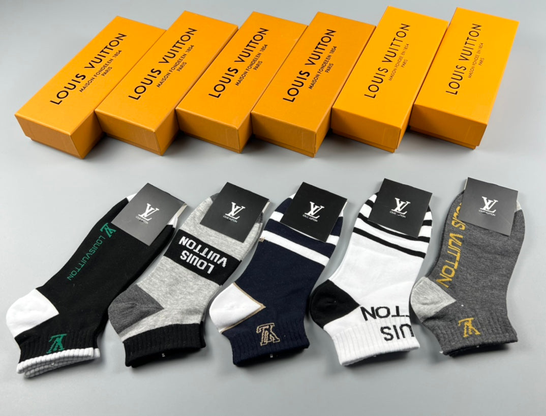 Louis Vuitton Mixed Wordmark And Initial Details Ankle Socks