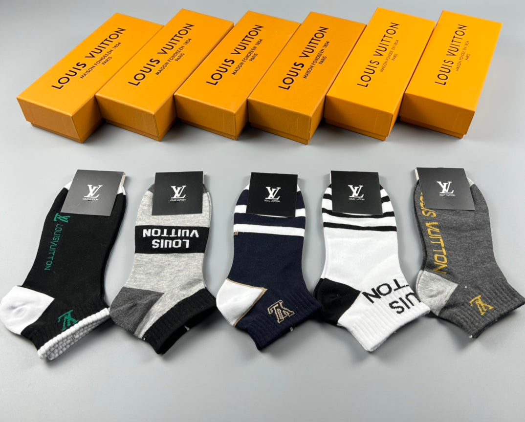 Louis Vuitton Mixed Wordmark And Initial Details Ankle Socks