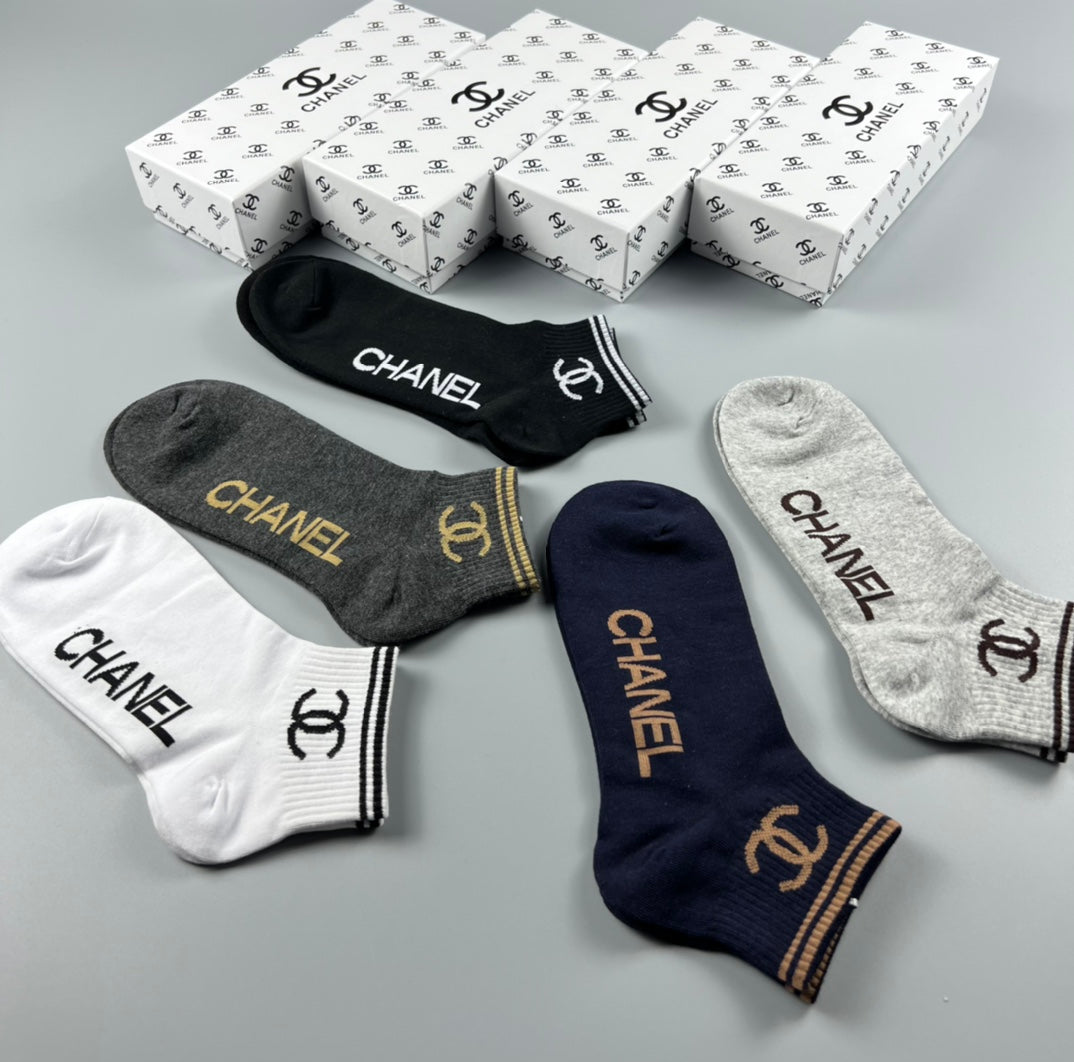 Chanel Wordmark And Emblem Details Ankle Socks - 5-Pair Set