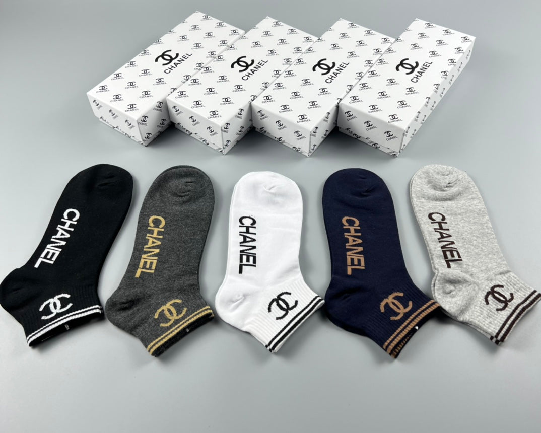 Chanel Wordmark And Emblem Details Ankle Socks - 5-Pair Set
