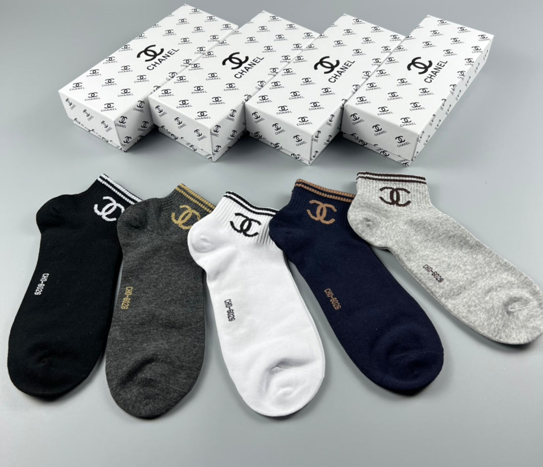 Chanel Wordmark And Emblem Details Ankle Socks - 5-Pair Set