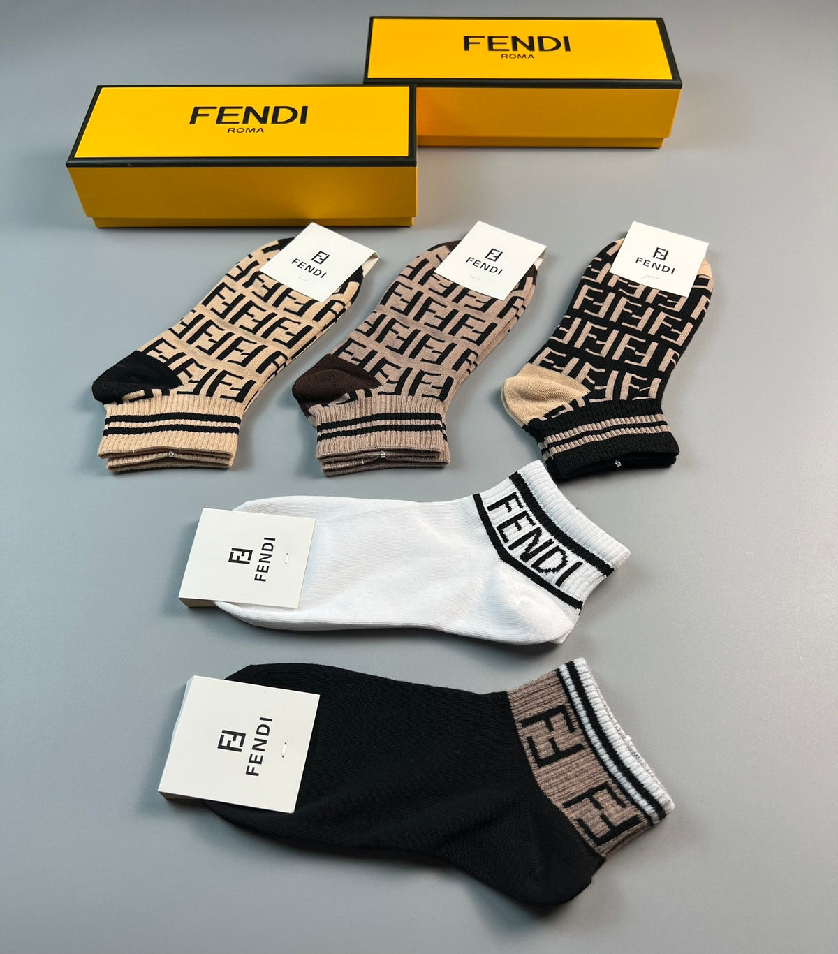 Fendi Visible Branded Cuff Or Emblem Details No-Show Socks - 5-Pair Set