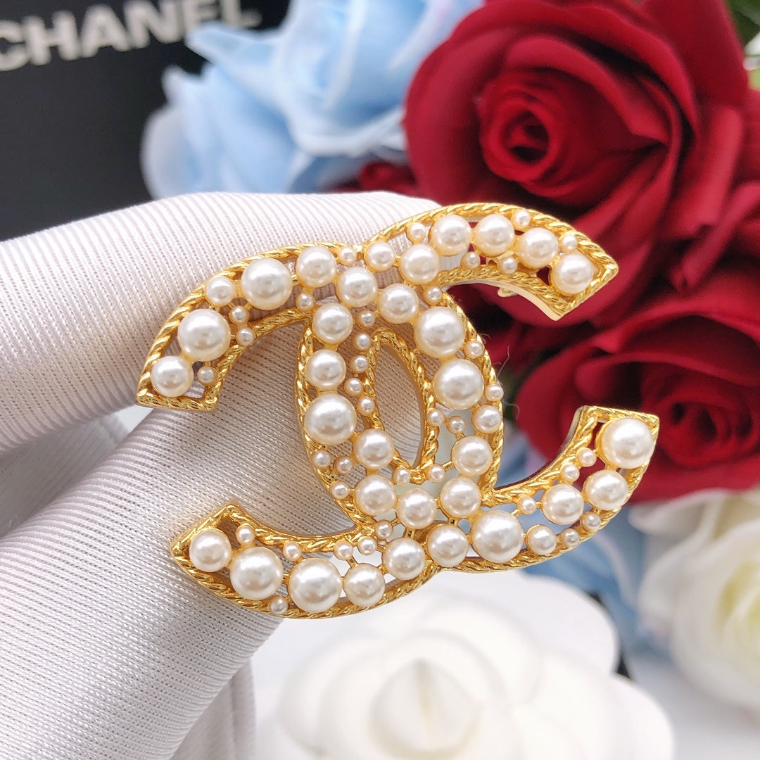 Martin Graham brooch in polished metal-tone – side detail