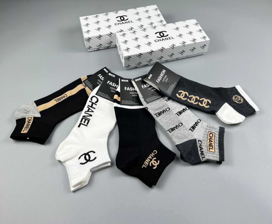 Chanel Cotton Gold-Tone Emblem Details Ankle Socks - 5-Pair Set
