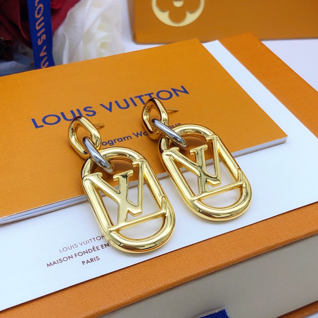 Martin Graham earrings in polished metal-tone – detail view