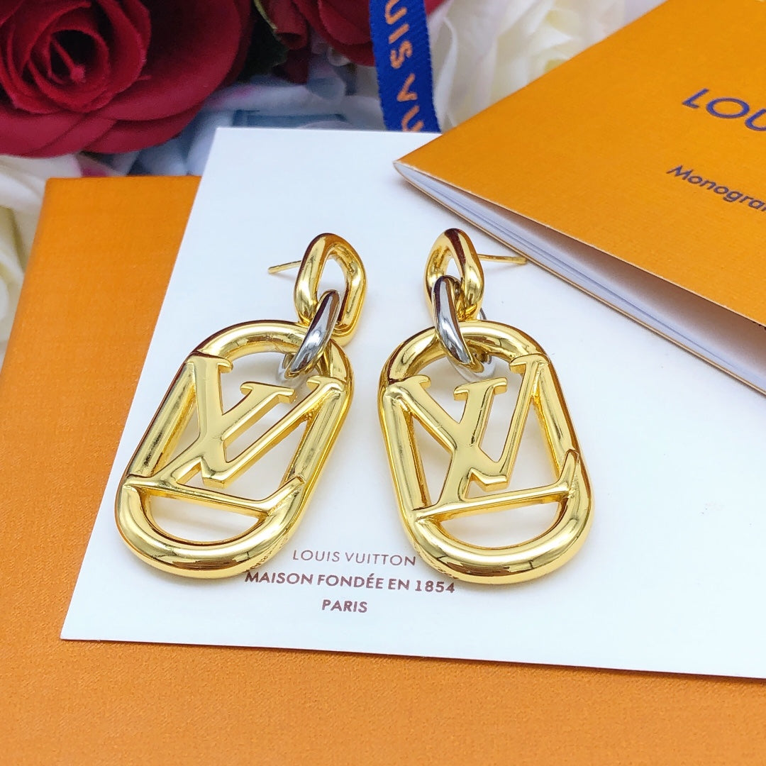 Martin Graham earrings in polished metal-tone – detail view
